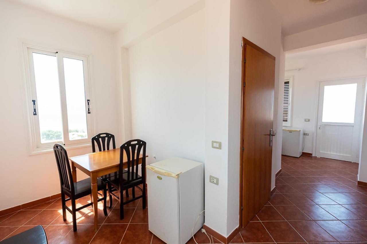 Hotel Dini Radhima Kültér fotó