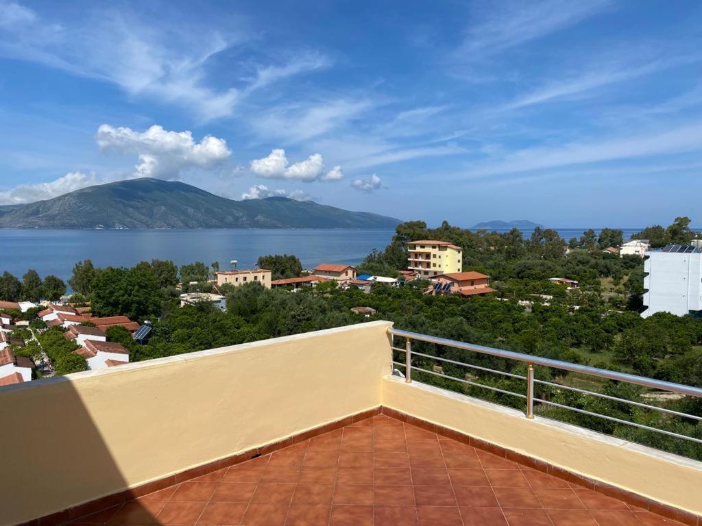Hotel Dini Radhima Kültér fotó