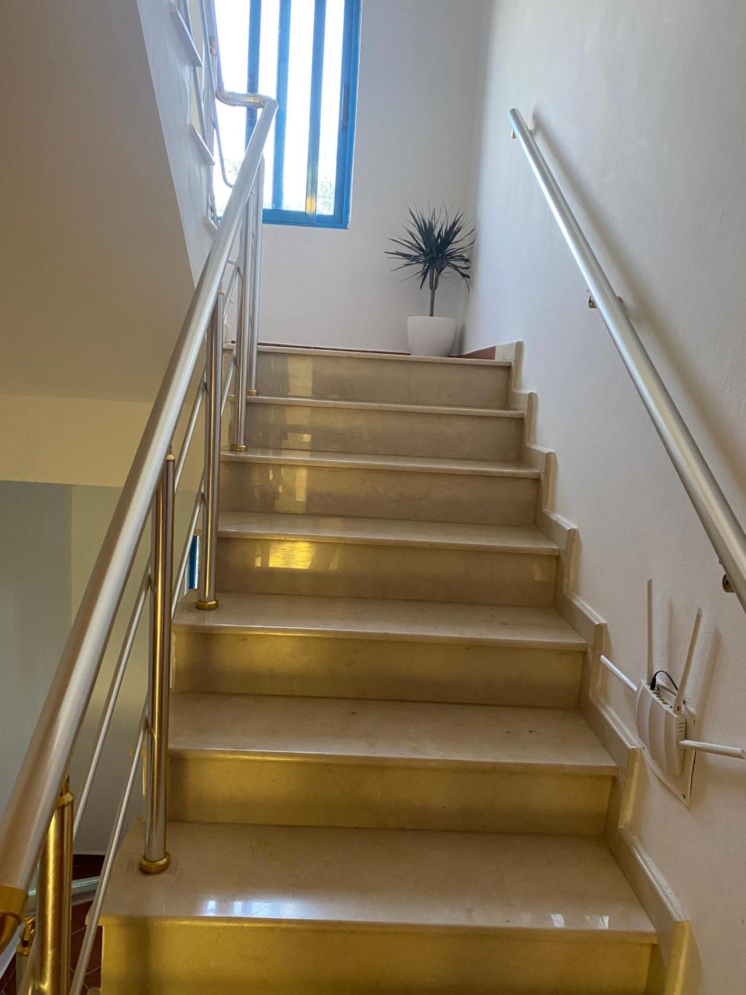 Hotel Dini Radhima Kültér fotó